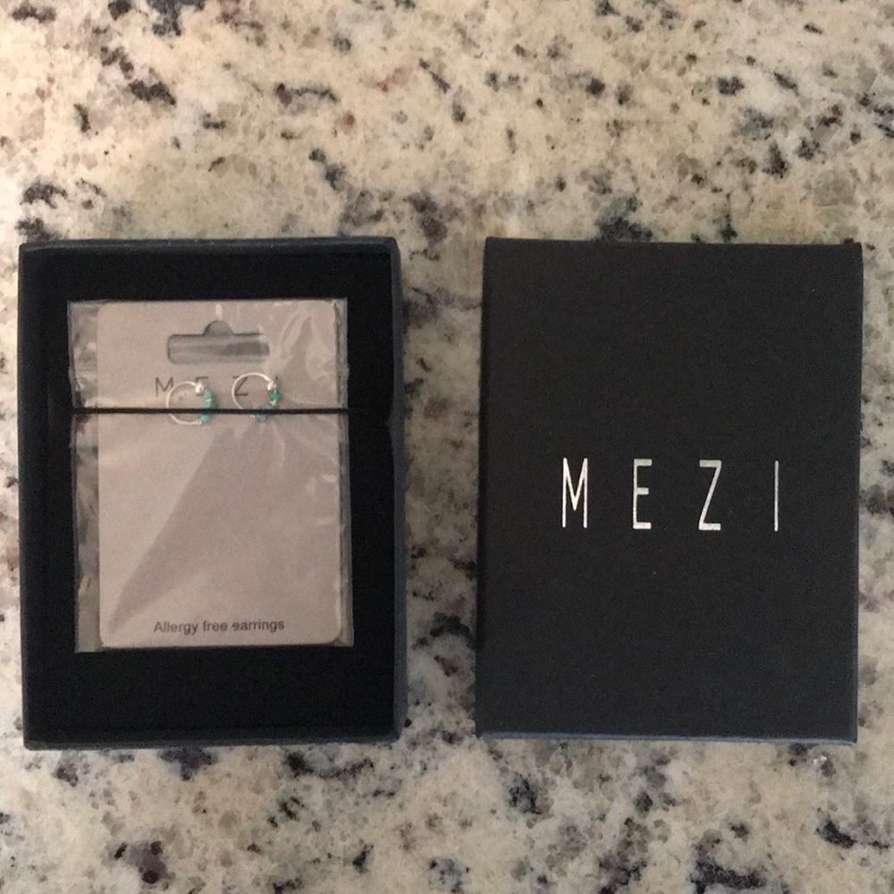 Mezi Australia Pearl Sleeper Earrings